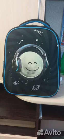Рюкзак школьный