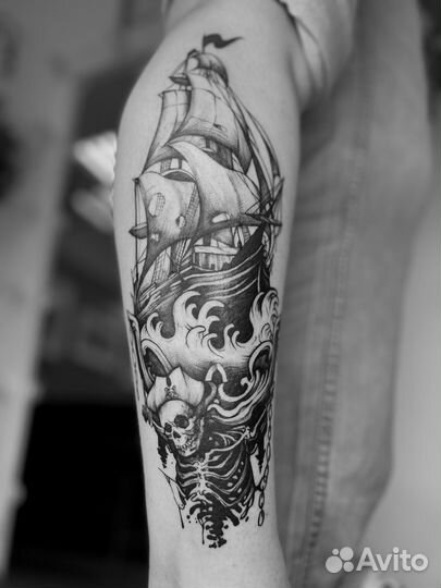 Тату у опытного мастера на модельной основе