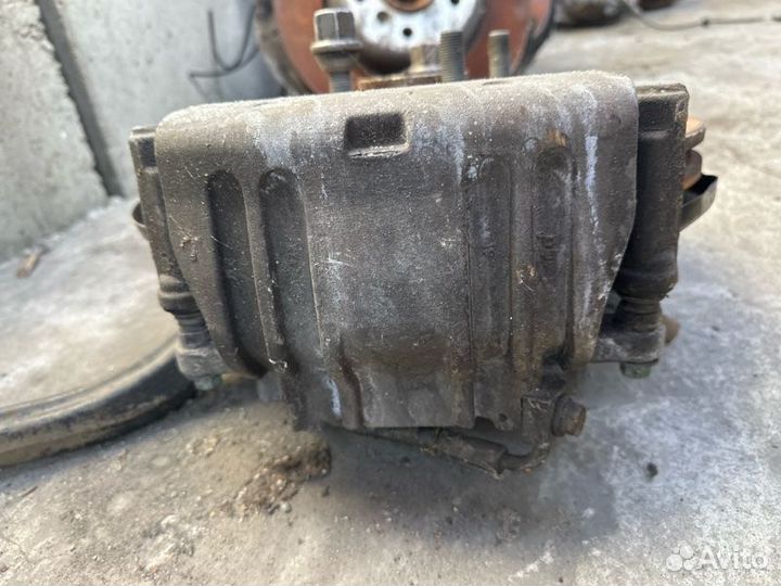 Ступица передняя правая Chrysler 300C LX EXF 2011