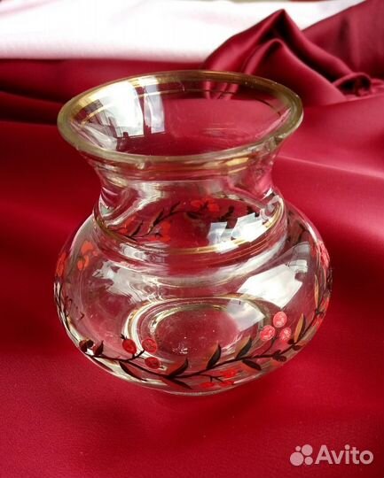 Стеклянная вазочка 