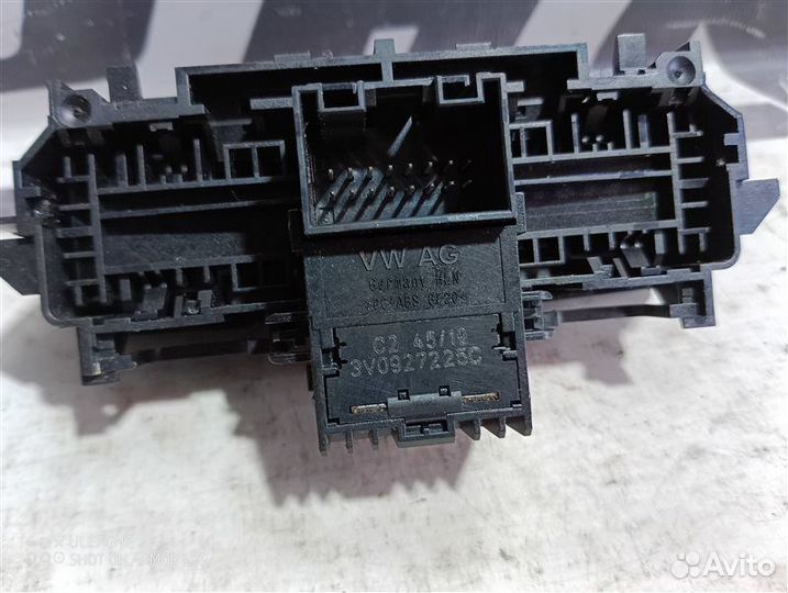 Кнопка стояночного тормоза Skoda Superb III 1.6