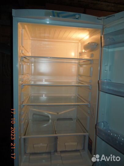 Холодильник 2х камерный