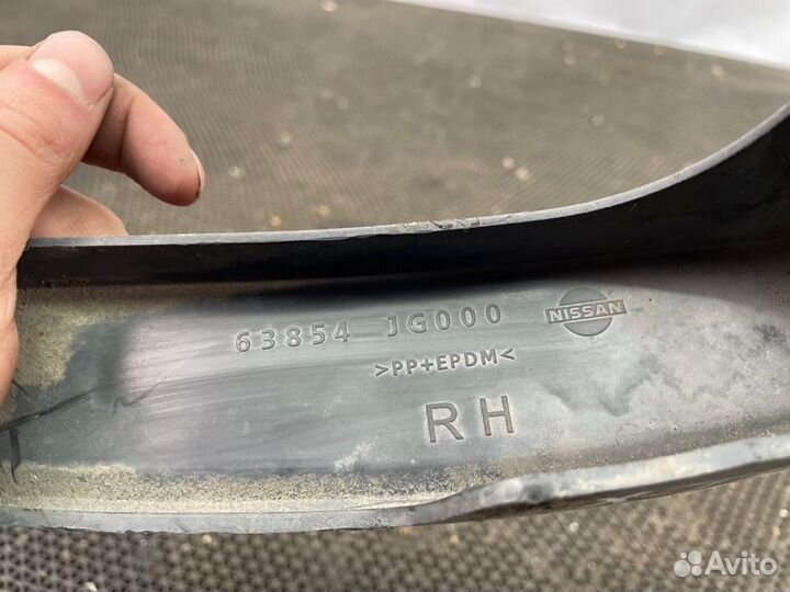 Брызговик передний правый Nissan X-Trail T31 MR20