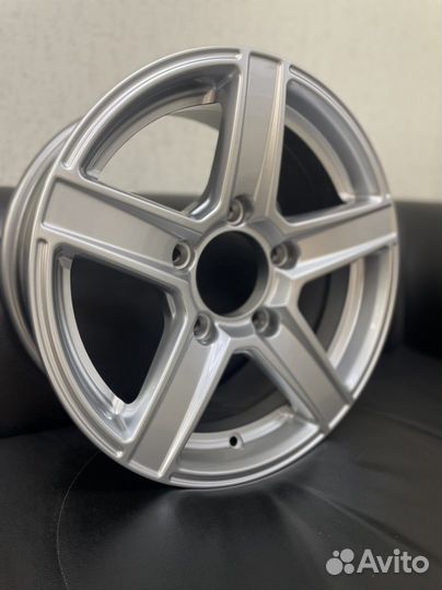 Литые диски R16 на Ниву