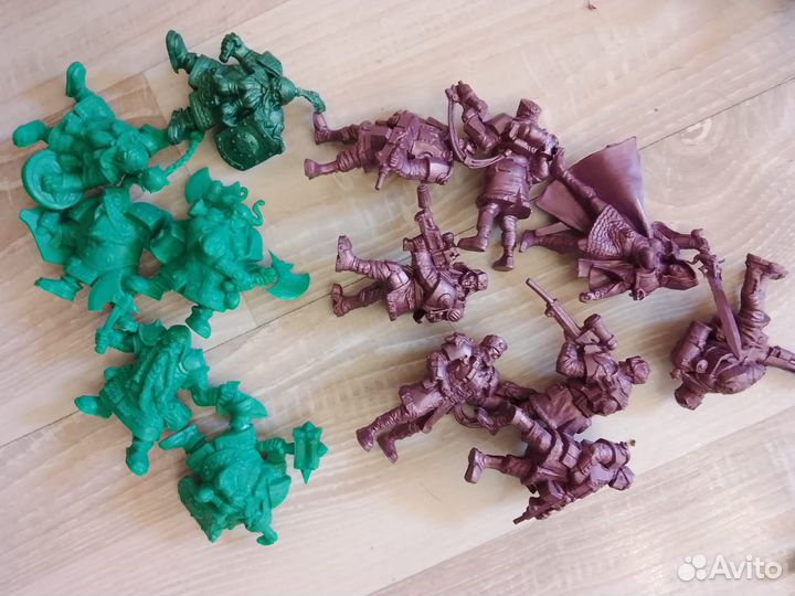 Наборы солдатиков для игры. Б/у