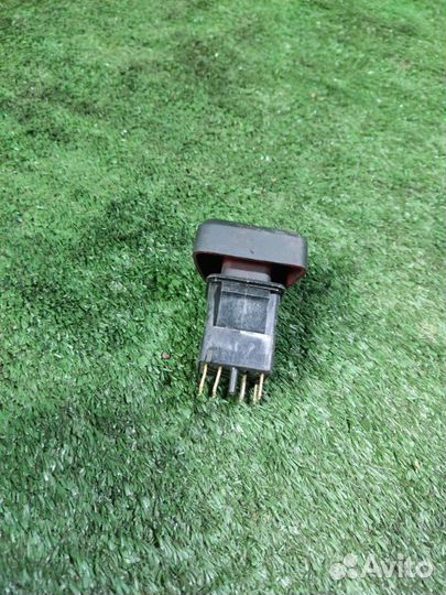 Кнопка аварийной сигнализации LADA Granta