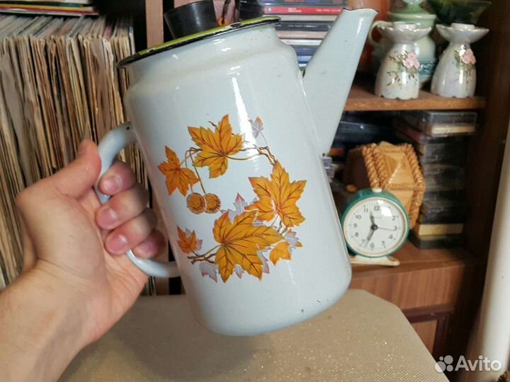 Чайник эмалированный осень ретро