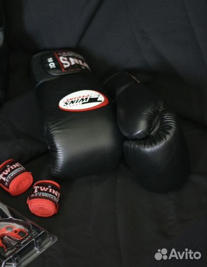Набор для бокса (шлем,перчатки)