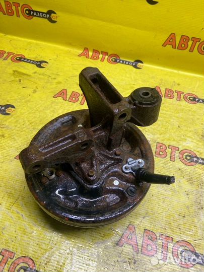 Кулак задний левый Toyota Corolla E101 4EFE 1993