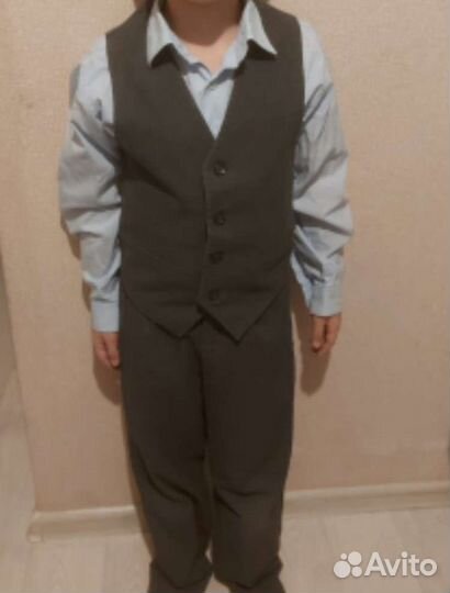 Костюм тройка на мальчика 134