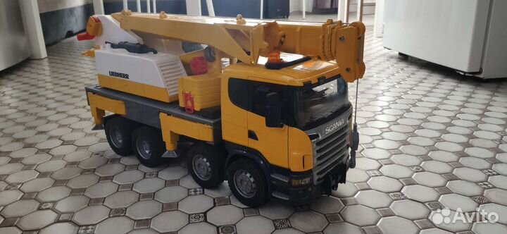 Bruder scania кран