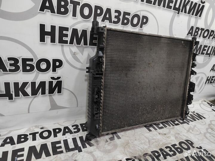 Радиатор охлаждения Mercedes W251