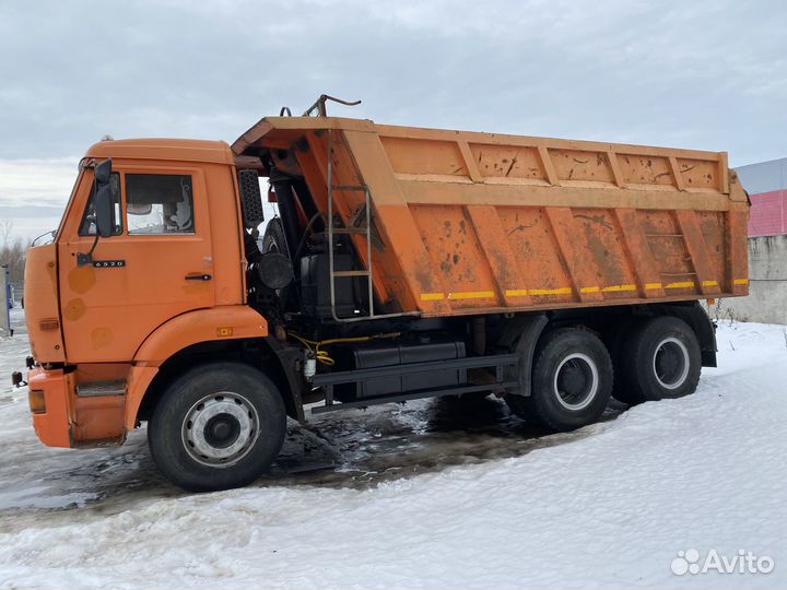 Требуется водитель на самосвал Камаз 6520