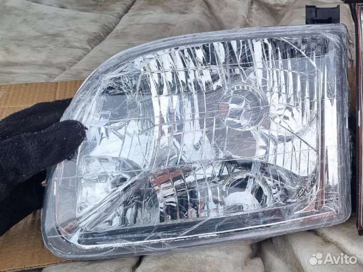 Фары Тойота Тундра I