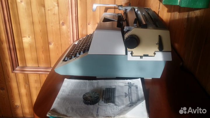 Раритетная печатная машинка Robotron 20