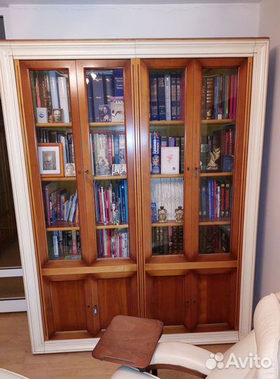 Книжный шкаф и журнальный стол BoConcept (Дания)