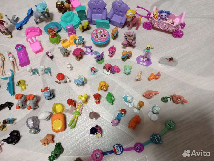 Игрушки из киндера пакетом