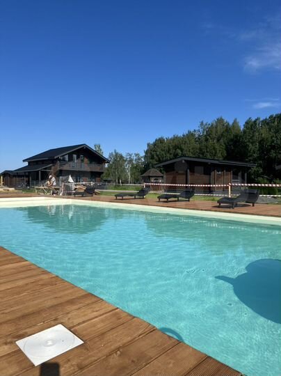 Дом 180 м² на участке 100 сот.