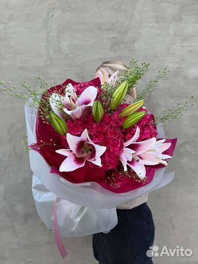 Гортензии и лилии