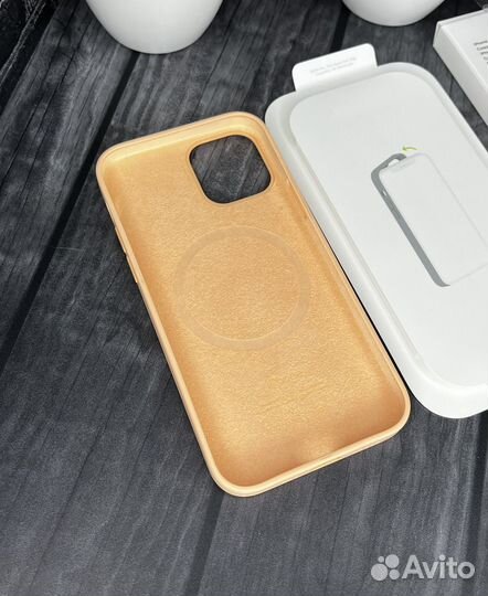 Оригинальный чехол на iPhone 12 magsafe