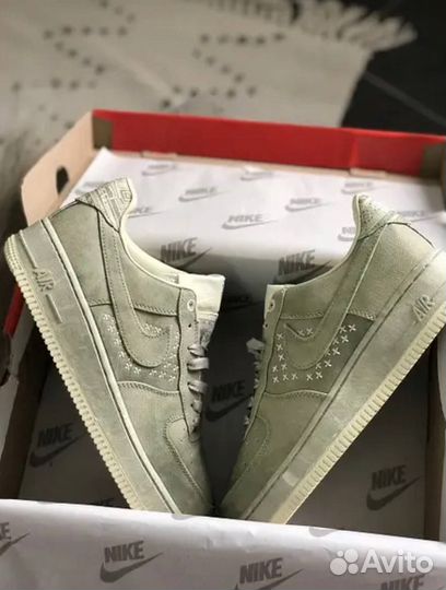 Кроссовки женские Nike