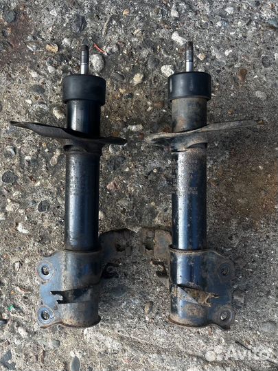 Стойки передние Nissan Almera B10