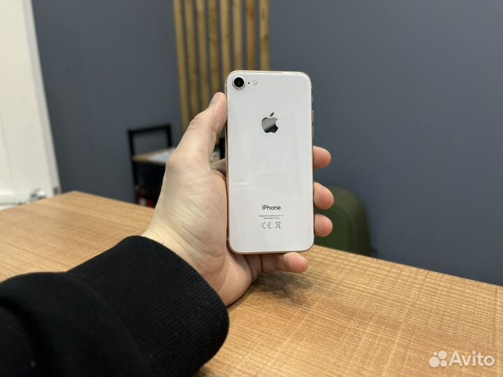 iPhone 8, 64 ГБ