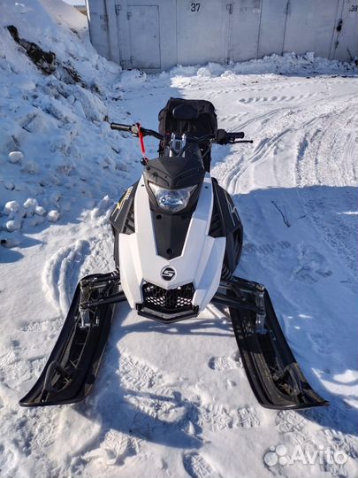 Продам снегоход Капитан Stels Long 200