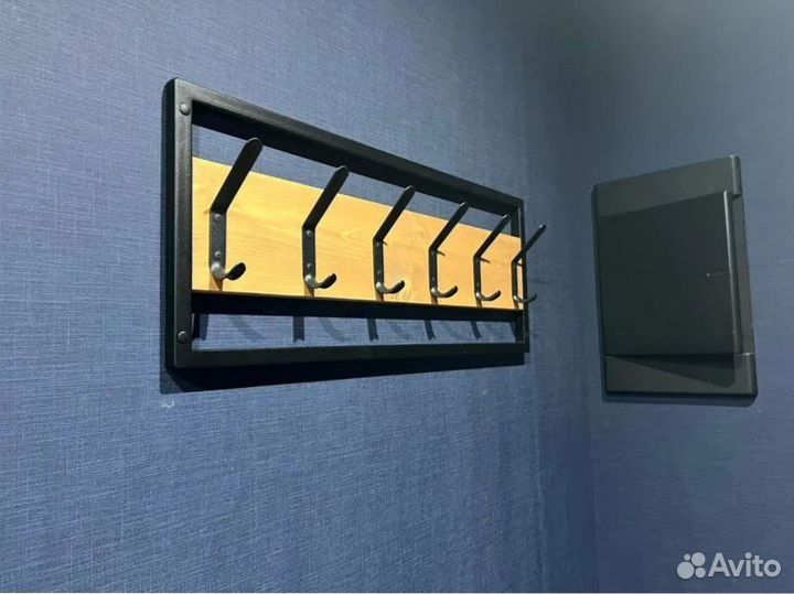 Вешалка настенная в прихожую