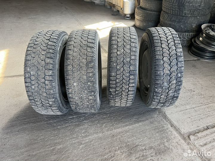Yokohama IceGuard Stud IG65 15/65 R15 Q