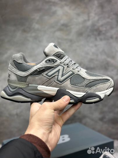 Серые New Balance 9060