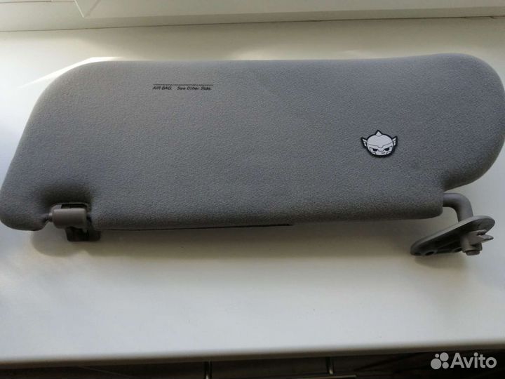 Солнцезащитный козырек