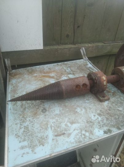 Винтовой дровокол