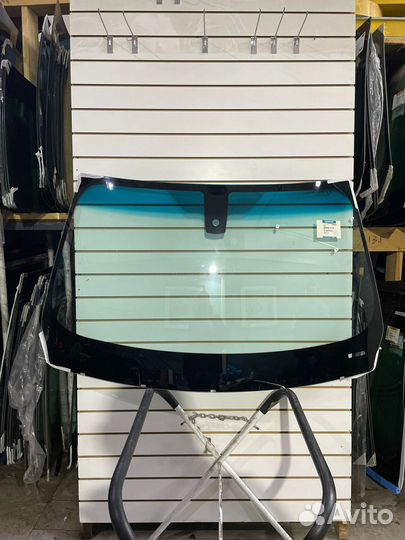 Лобовое стекло Bmw f30 Бмв Ф30