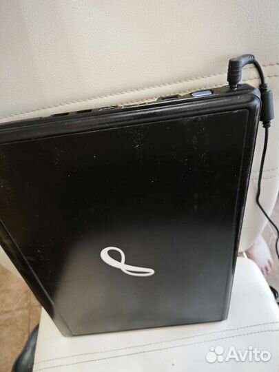 Ноутбук roverbook pro 2 ядра и 2 Гб озу