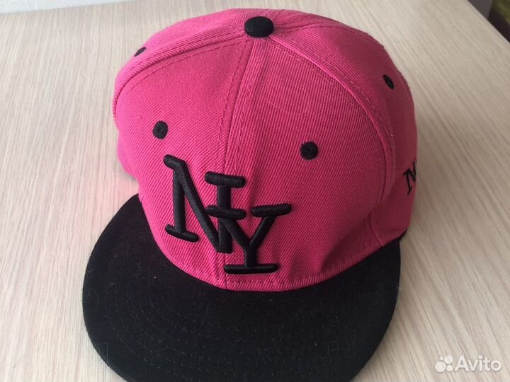 Бейсболка новая