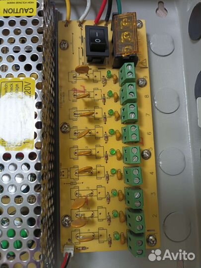 Блок питания для видеонаблюдения 9x2A (18A), 145W