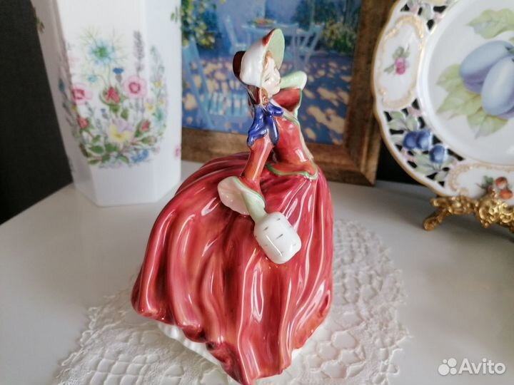 Статуэтка Royal Doulton фарфор Англия винтаж