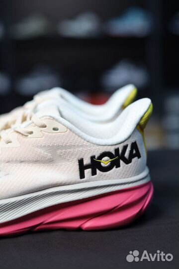 Беговые кроссовки Hoka