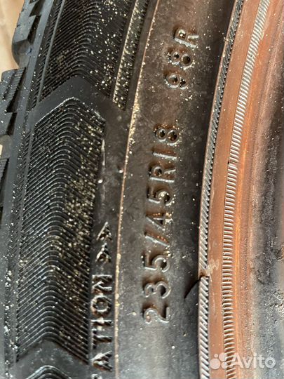 Triangle IceLink Trin PS01 235/45 R18