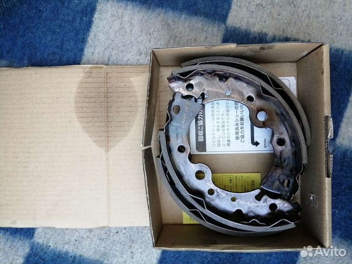Тормозные колодки задние на nissan