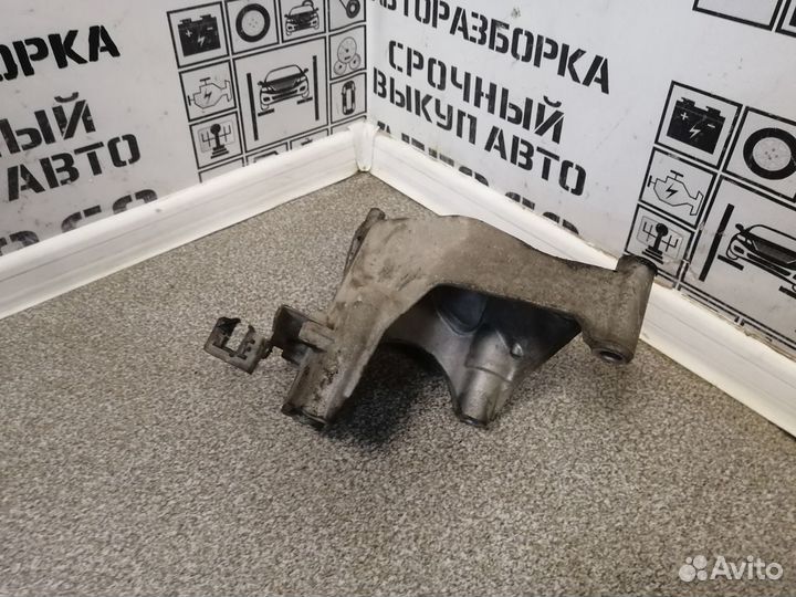 Кронштейн двигателя для VW Touareg