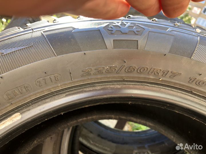 Roadstone Winguard Ice SUV 225/60 R17