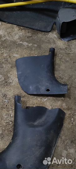 Обшивка передней стойки левая/правая Пассат б5+