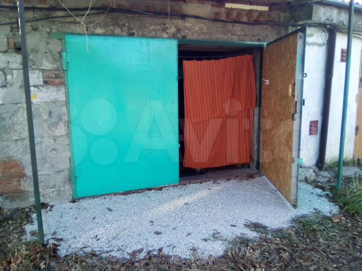 Гараж, > 30 м²