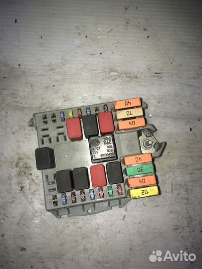 Блок предохранителей Fiat Doblo 51763772