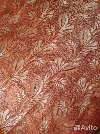 Скатерть шелковая прямоугольная новая