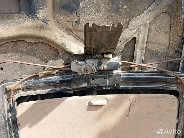 Люк на крышу авто