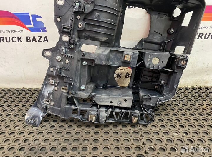 Кронштейн фары правой Man TGX