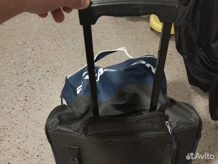 Хоккейный баул на колесах детский